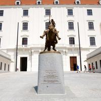 Kontroverzná socha Svätopluka