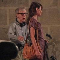 Woody Allen a Carla Bruni-Sarkozy pri nakrúcaní