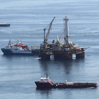 Ropná plošina v Mexickom zálive.