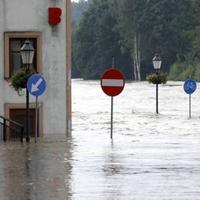 Povodne a silné búrky spôsobili v Poľsku obrovské škody