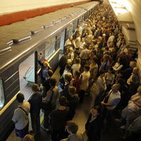 Výpadok prúdu zastavil aj metro