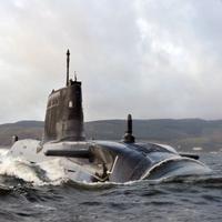 Ponorka HMS Astute narazila na škótske pobrežie