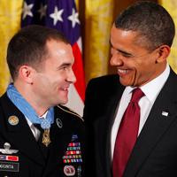 Seržant Giunta s Obamom