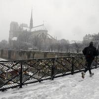Mrazivé počasie v Paríži