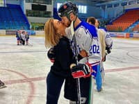 Známa Slovenka (35) randí s mladým hokejistom (23): FOTO Spoznali sa, keď mal 17!