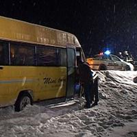Minibus prevážal 17 pasažierov