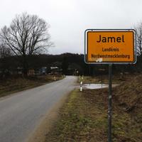 Neonacistická dedinka Jamel