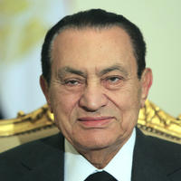 Prezident Husní Mubarak odstúpil z funkcie