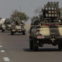 Líbyjskí povstalci na ústupe