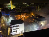 VIDEO Obrovský požiar zachvátil bytový komplex: Obyvateľov museli okamžite evakuovať