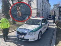 Škandál! Policajti pri Úrade vlády mali v aute stužku, ktorá pripomína symbol proruských separatistov