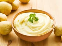 VIDEO Žena prezradila rýchly a jednoduchý trik na tú najlepšiu zemiakovú kašu: Vyskúšate ho?