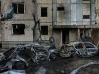 MESIAC vojny na Ukrajine: Zelenskyj prekvapil, Putin sa vyhráža! Humanitárna kríza, tisícky obetí a zničené mestá