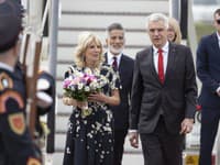 ONLINE Prvá dáma USA je už na Slovensku: Bidenová si uctila pamiatku Kuciaka a Kušnírovej... musíme bojovať!