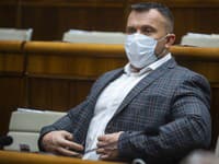 Polícia obvinila poslanca Suju i poslaneckú asistentku Slivkovú: Kauza sa týka predaja hnuteľného majetku