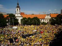 MIMORIADNY ONLINE Učitelia vyšli do ulíc: Protest za sľubované vyššie platy! V Bratislave je vyše 20-tisíc pedagógov