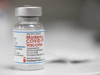 Skvelé SPRÁVY od Moderny: Nová vakcína je oveľa účinnejšia! Zaberá na mutácie aj pôvodné COVID varianty
