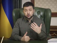 Prílev západných zbraní mení rovnováhu na bojiskách Ukrajiny, tvrdí Zelenskyj