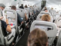 FOTO muža zo sedemhodinového letu vyvolala obrovský ohlas: Pobúri vás alebo pobaví?