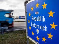 PRÁVE TERAZ Aj Rakúsko od polnoci zavedie kontroly na hraniciach so Slovenskom