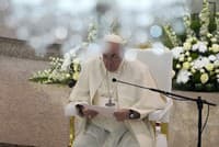 Pápež František ukončil návštevu Bahrajnu: Vyzýva veriacich, aby sa modlili za trpiacu Ukrajinu