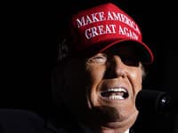 Voľby v USA: Trump bez dôkazov opäť hovorí o možných volebných podvodoch