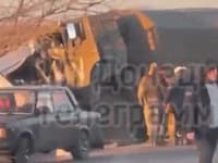 AKTUÁLNE Brutálna zrážka vojenského vozidla s mikrobusom: Najmenej 16 obetí