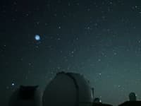 Astronómovia sú totálne zmätení z podivného úkazu na nočnej oblohe: Ešte nikdy ste nič také nevideli
