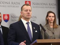 Kollár odmieta, aby Slovensko poskytlo stíhačky zadarmo: Naď žiada o presun rokovania