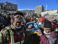 Počet obetí zemetrasení v Turecku a Sýrii presiahol 40-tisíc: Šance na prežitie sú čoraz menšie