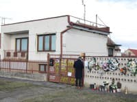 Dom Kuciaka a jeho snúbenice sa premenil na pietne miesto: Čoskoro ho zbúrajú! Spomínali politici aj susedia