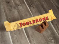 Obľúbená švajčiarska čokoláda mení logo: Časť výroby presúva na Slovensko