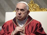 AKTUÁLNE Zdravotný stav pápeža sa zhoršil! Má pľúcnu infekciu, KORONAVÍRUS to vraj nie je: Zostáva v nemocnici