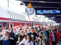 Pornoškandál na stanici: Ľudia čakali na odchod vlakov, keď zrazu... každý sa začal červenať