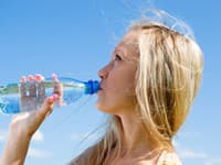 Používate opakovane plastovú fľašu? Štyri dôvody, prečo by ste s tým mali okamžite prestať