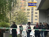 Lúpež v Bratislave za skoro 17-tisíc eur: Polícia pátra po páchateľovi! Kradol s dymovnicou v ruke