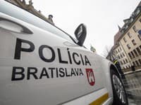 Zásah bratislavskej mestskej polície: Z Mosta SNP chcela skočiť žena