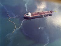 Irán zadržal v Ománskom zálive ropný tanker
