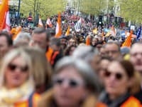 Tisíce ľudí vo Francúzsku protestovali proti zmenám v imigračnom zákone