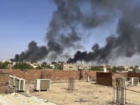 Rozhovory o prímerí nepriniesli pokrok: Z Chartúmu hlásili ďalšie nálety