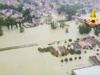 Rozvodnené rieky zaplavujú niektoré mestá na severe Talianska: Benátky musia aktivovať protipovodňový systém