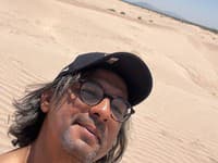 Turista si robil SELFIE v púšti: Keď si ju pozrel doma, neveril vlastným očiam, čo vlastne odfotil