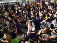 V Bratislave sa koná Pride a pochod Hrdí za rodinu: Mesto avizuje dopravné obmedzenia