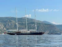Takto dovolenkujú miliardári: Pri Taliansku kotví najväčšia plachetnica sveta