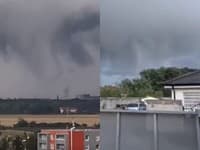Neuveriteľné zábery: Českom sa prehnali dve tornáda! VIDEO priamo zo záhrady...Silný vietor ničil strechy domov