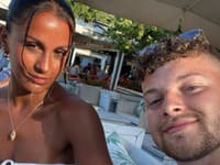 Dvojica si rezervovala dovolenku na Santorini: Prišli do hotela, tam ich jedinou HLÁŠKOU odrovnal personál