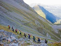 Komunita horolezcov zúri: Vyliezli by ste v Alpách do výšky 2500 metrov a urobili TOTO?!