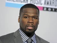Vytočený 50 Cent HODIL mikrofón do davu: Krvavo ZRANIL fanúšičku!