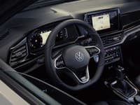 Volkswagen pre chýbajúce súčiastky obmedzí výrobu úžitkových vozidiel