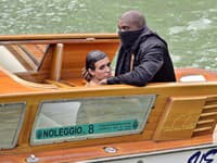 Drsná DOHRA Kanyeho škandalóznej plavby v Benátkach: Za HOLÝ ZADOK dostal DOŽIVOTNÝ ZÁKAZ!